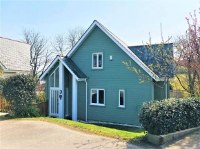 Luxurious 4 Bedroom New England Style Villa - Trewhiddle V10
